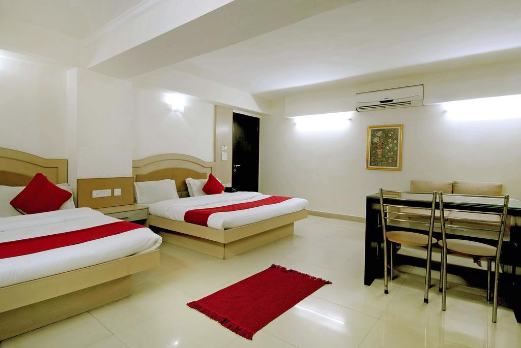 Hotel Durga International Neu-Delhi Zimmer foto