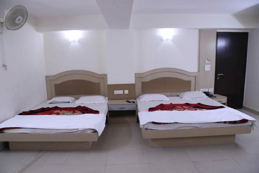 Hotel Durga International Neu-Delhi Zimmer foto